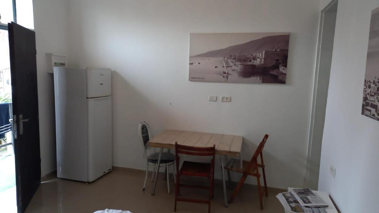 פינה שקטה דקה הליכה לכנרת והטיילת Daire Tiberya Dış mekan fotoğraf